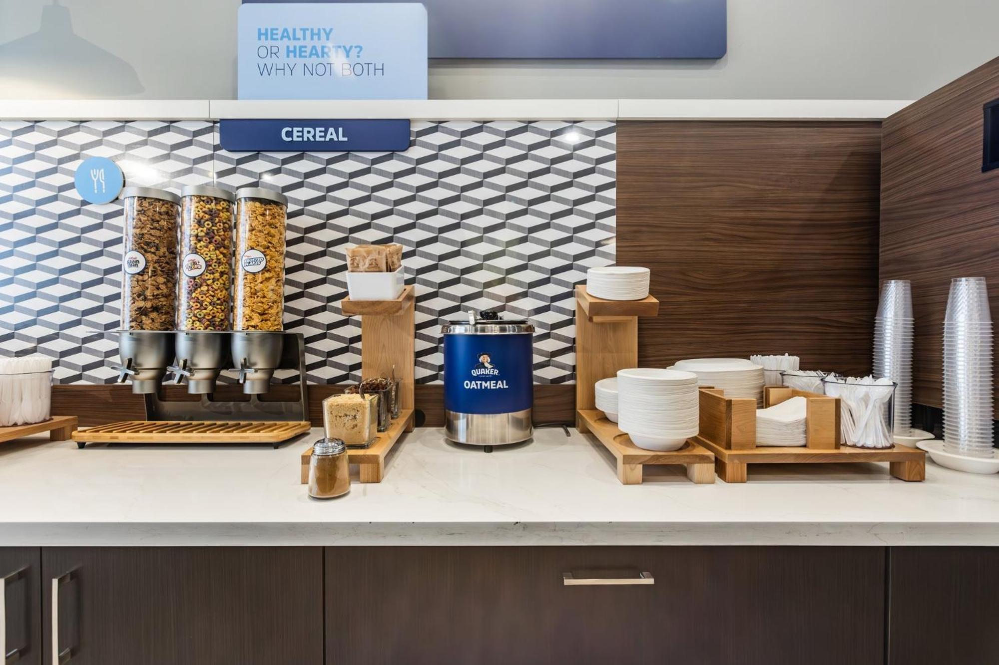 Holiday Inn Express & Suites - Toronto Airport South By Ihg Eksteriør billede