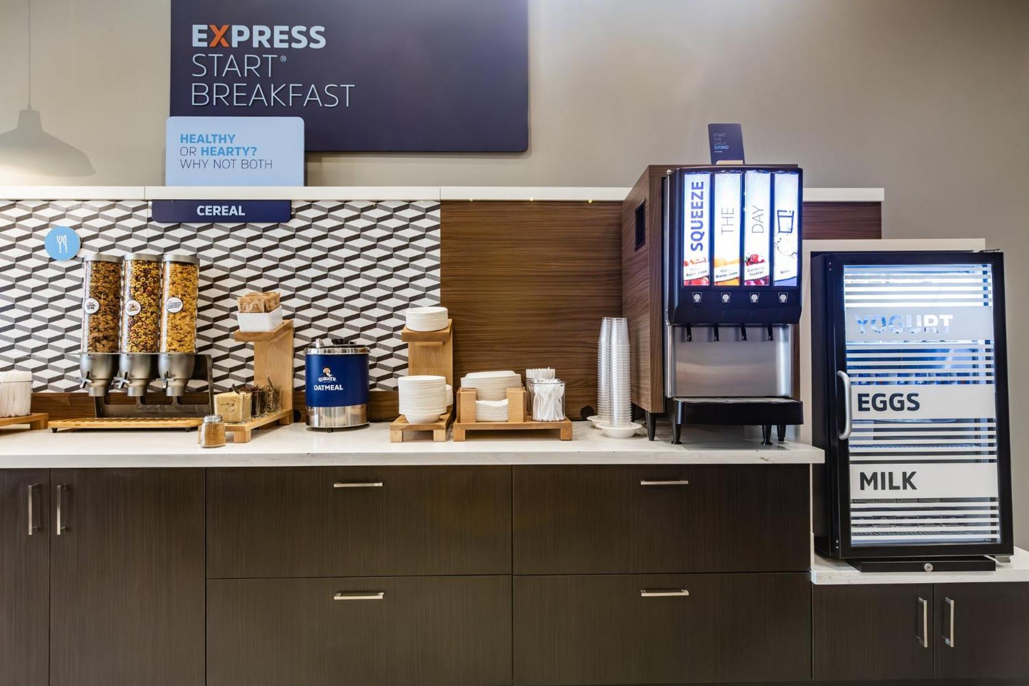 Holiday Inn Express & Suites - Toronto Airport South By Ihg Eksteriør billede