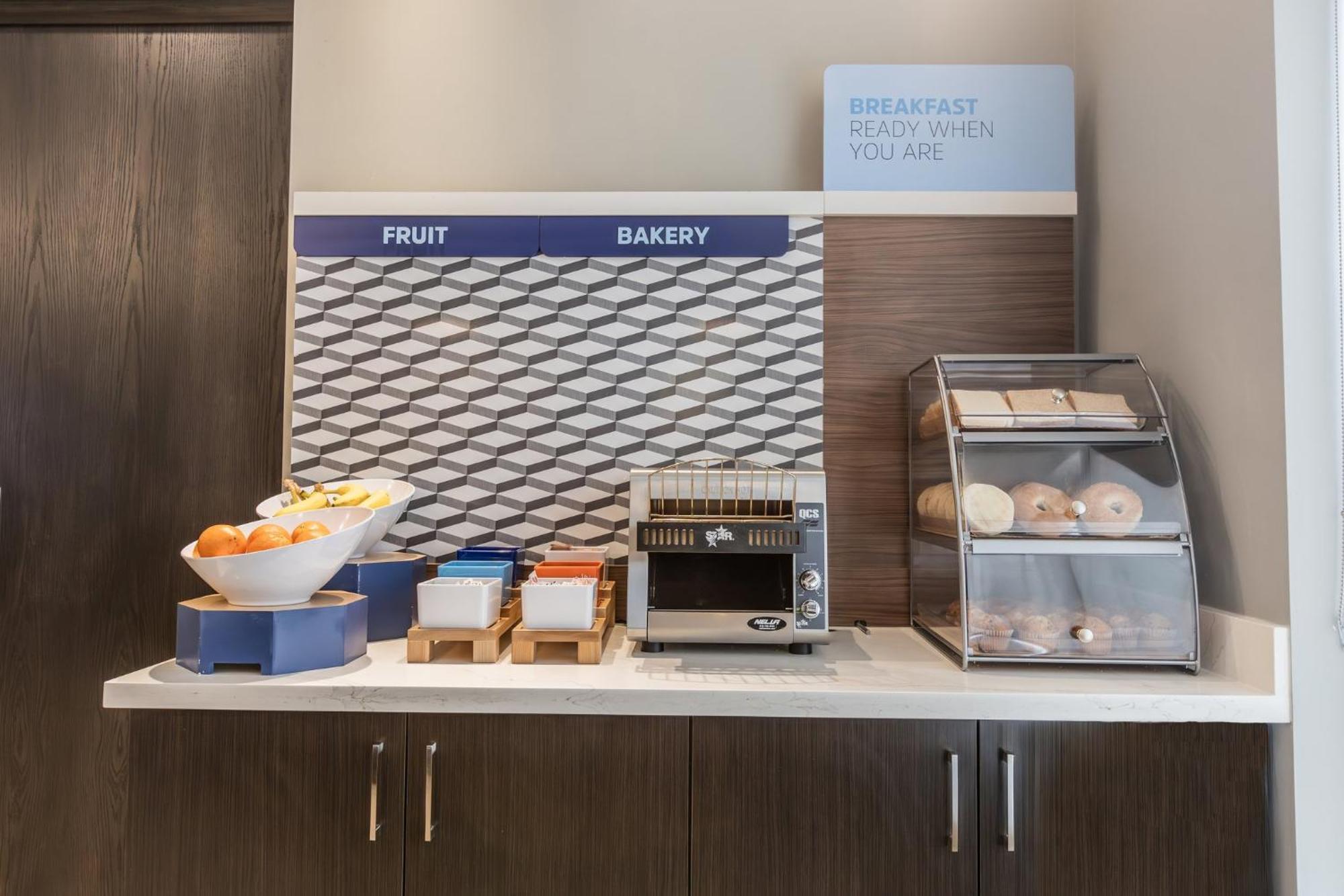Holiday Inn Express & Suites - Toronto Airport South By Ihg Eksteriør billede