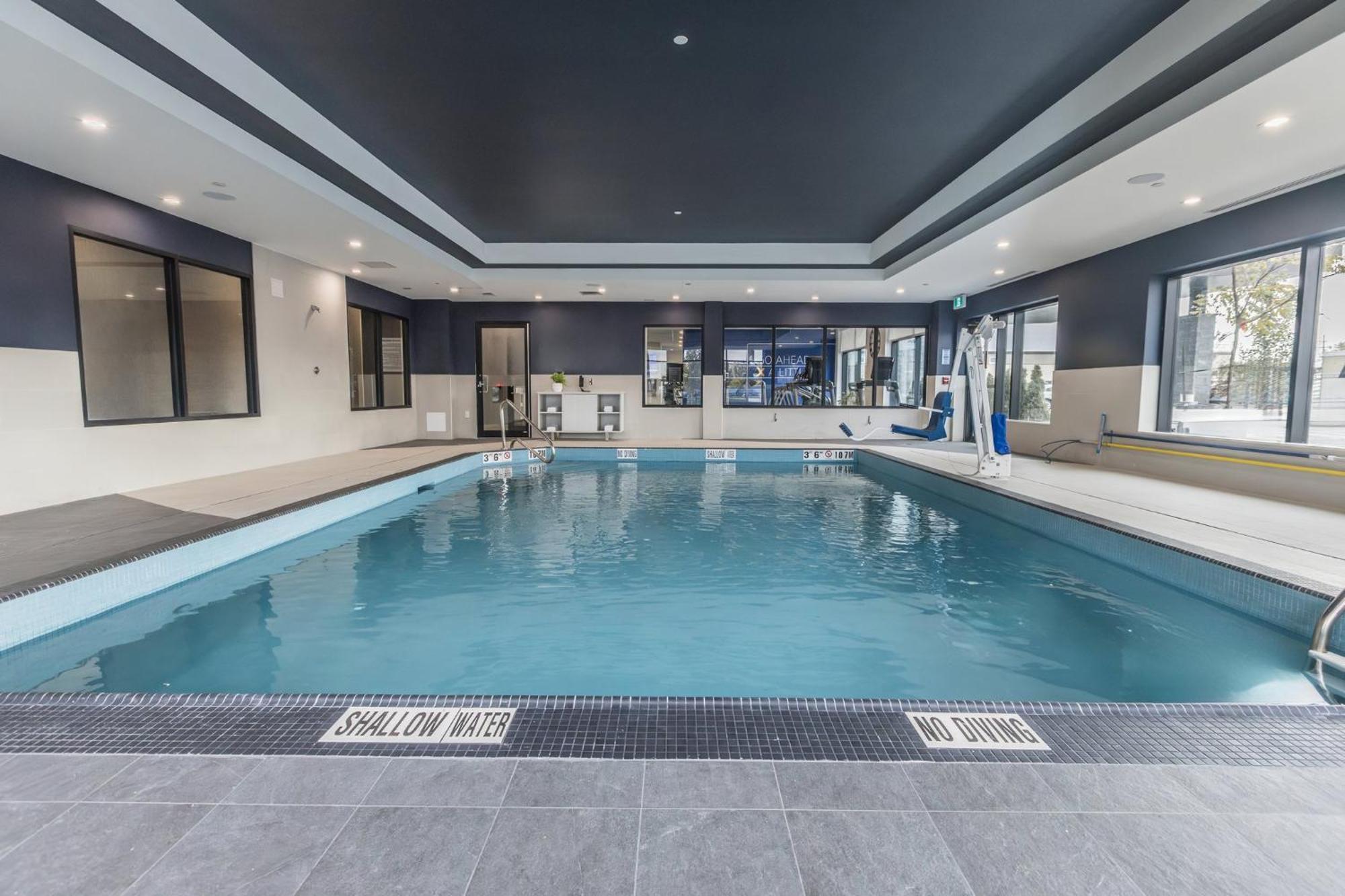 Holiday Inn Express & Suites - Toronto Airport South By Ihg Eksteriør billede