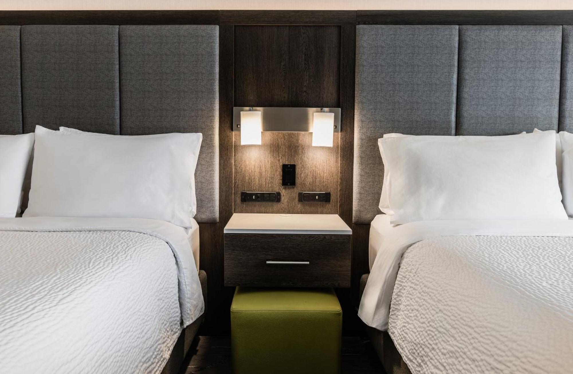 Holiday Inn Express & Suites - Toronto Airport South By Ihg Eksteriør billede