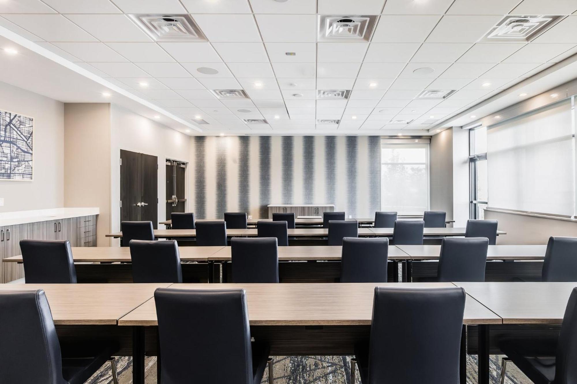 Holiday Inn Express & Suites - Toronto Airport South By Ihg Eksteriør billede