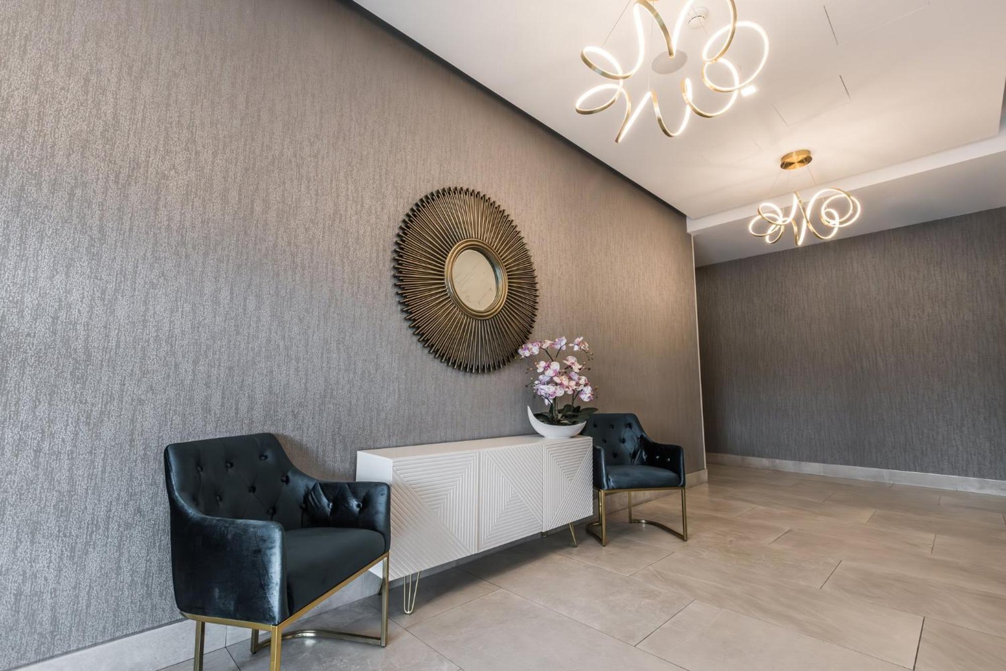 Holiday Inn Express & Suites - Toronto Airport South By Ihg Eksteriør billede