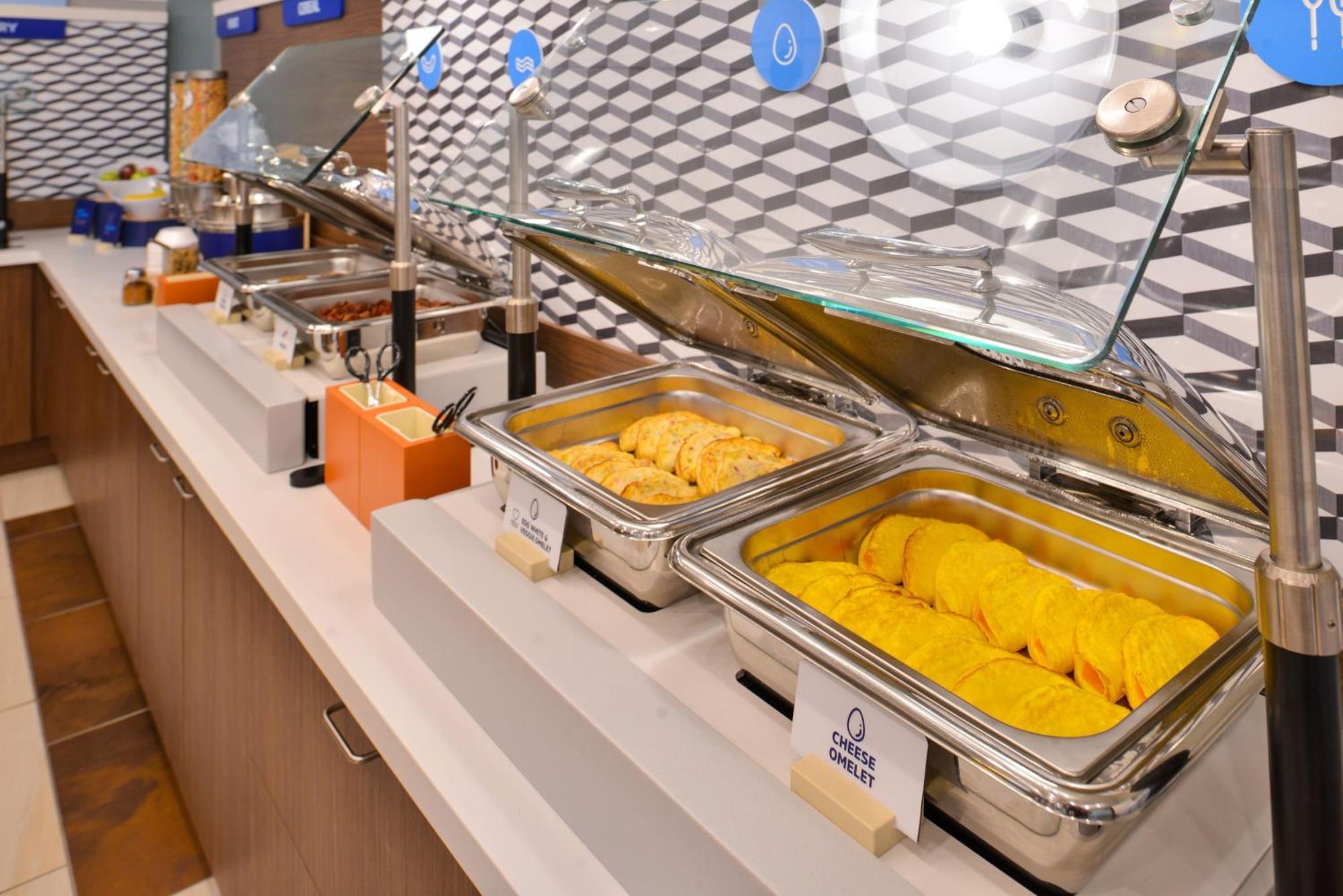 Holiday Inn Express & Suites - Toronto Airport South By Ihg Eksteriør billede